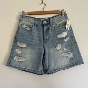 NWT Vervet High-Rise light wash distressed Shorts Size: S